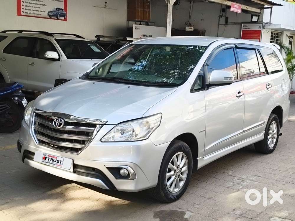 Toyota Innova 2.5 Vx 8 Seater Bs Iv, 2014, Diesel