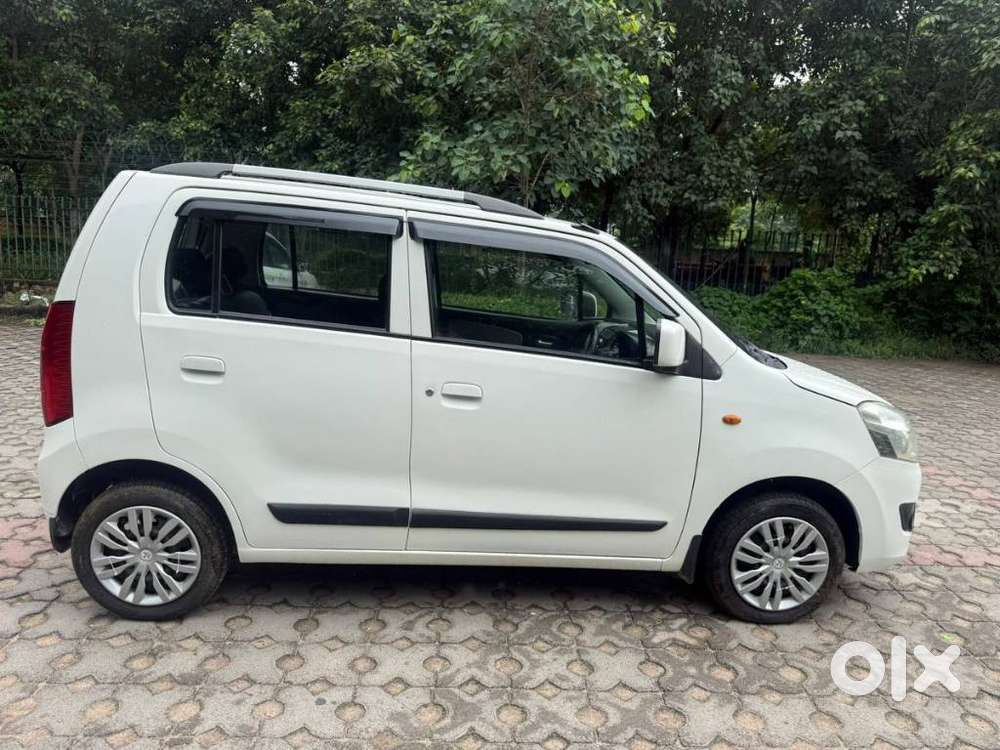 Maruti Suzuki Wagon R Vxi Amt1.2, 2016, Petrol