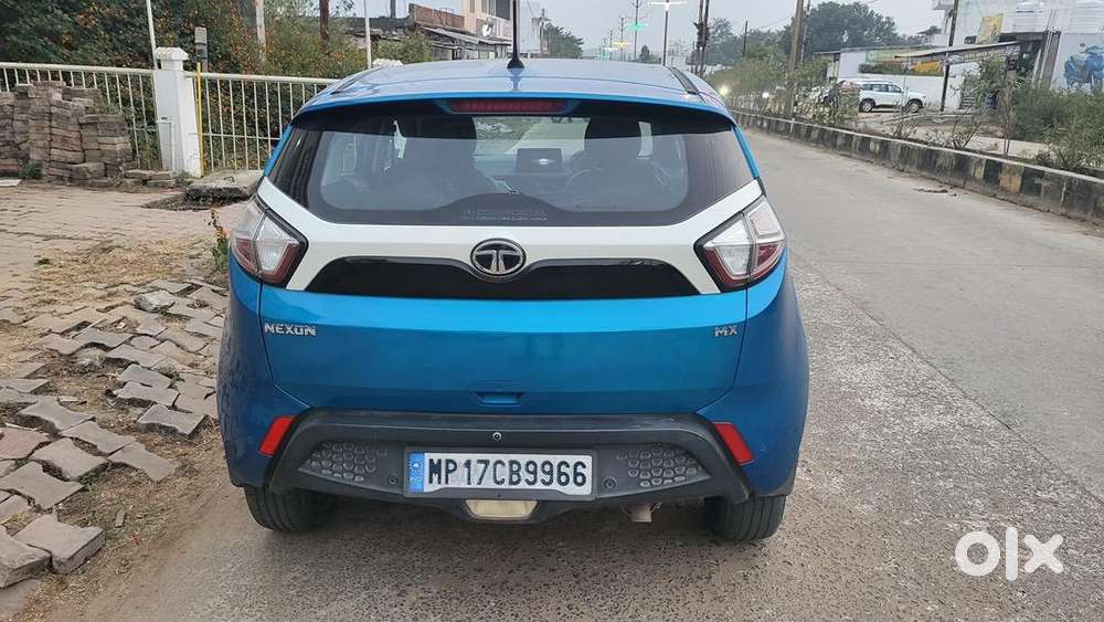 Tata Nexon 2017 Diesel Good Condition All Tyre New