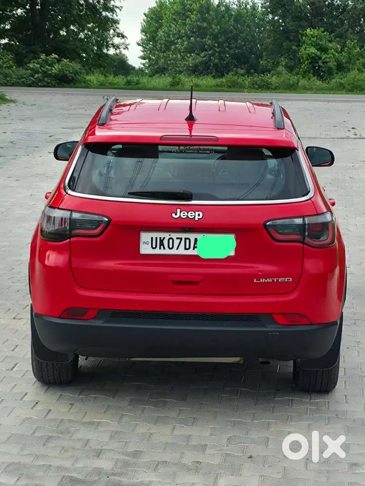 Jeep Compass 
1st Owner 
Insurance 12/02/2027 Tak
Dono Chabi