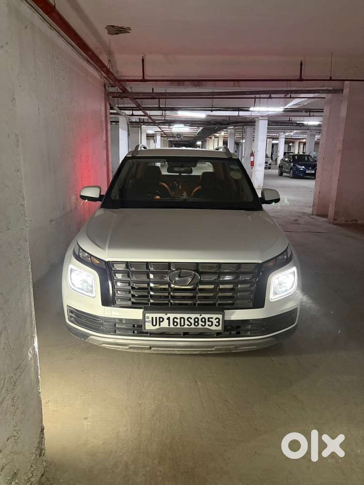 Hyundai Venue Petrol 2023