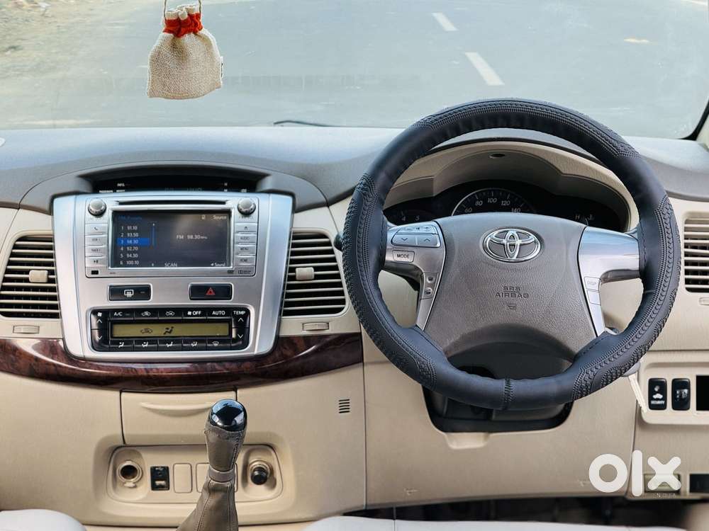 Toyota Innova 2.5 V 8 Str, 2015, Diesel
