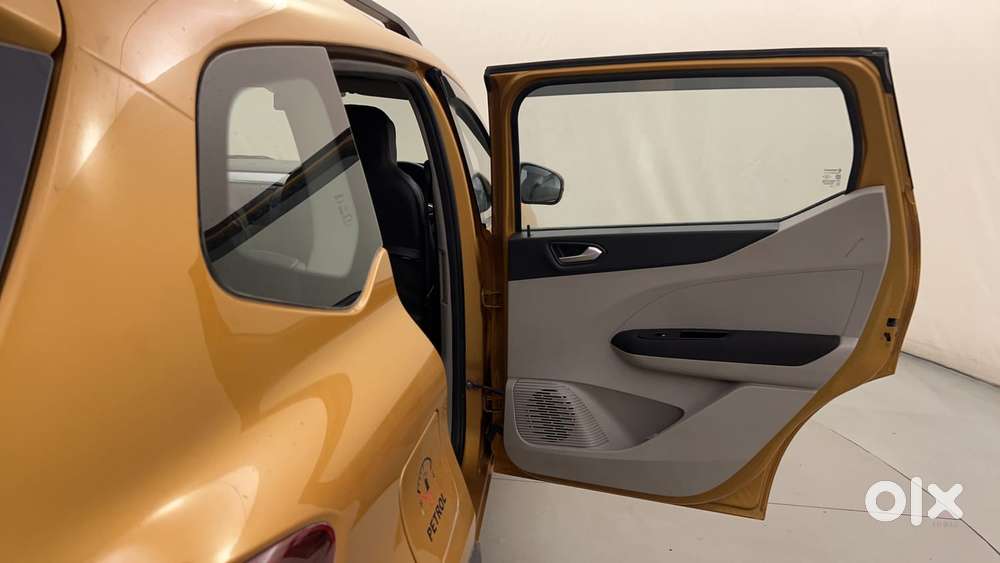 Renault Triber Rxz Easy-r Amt, 2020, Petrol