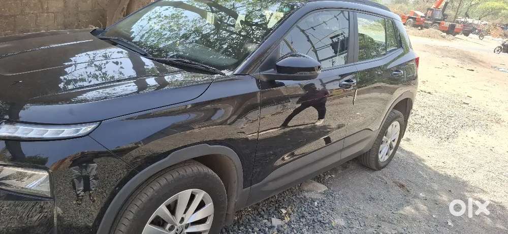 Skoda Kylaq Signature Petrol 2025