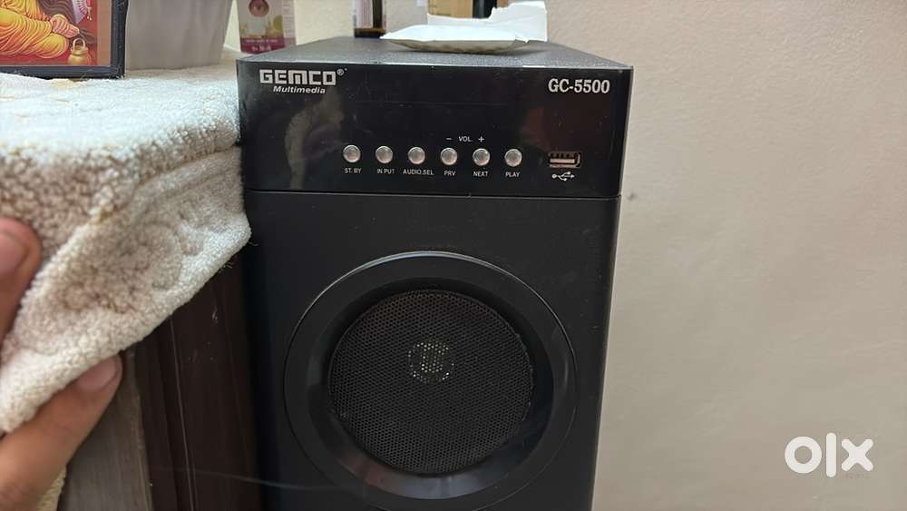 2 Tower Speakers Very Less Used in Mint Condition
