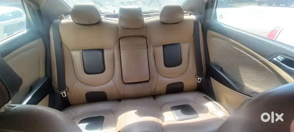Hyundai Verna Fluidic 1.6 2012