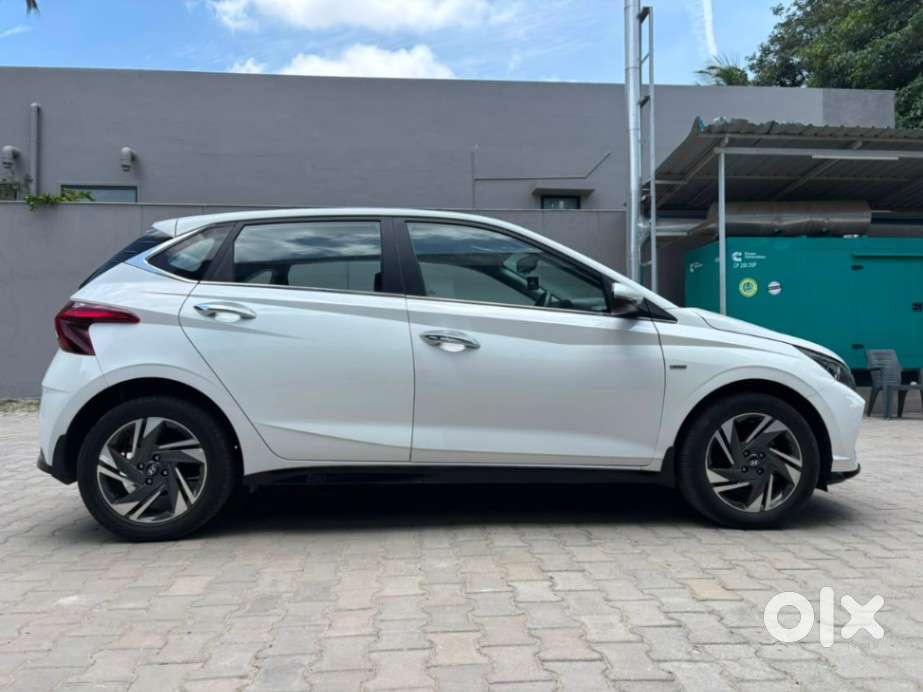 Hyundai I20 Asta (o) 1.2 Ivt, 2023, Petrol