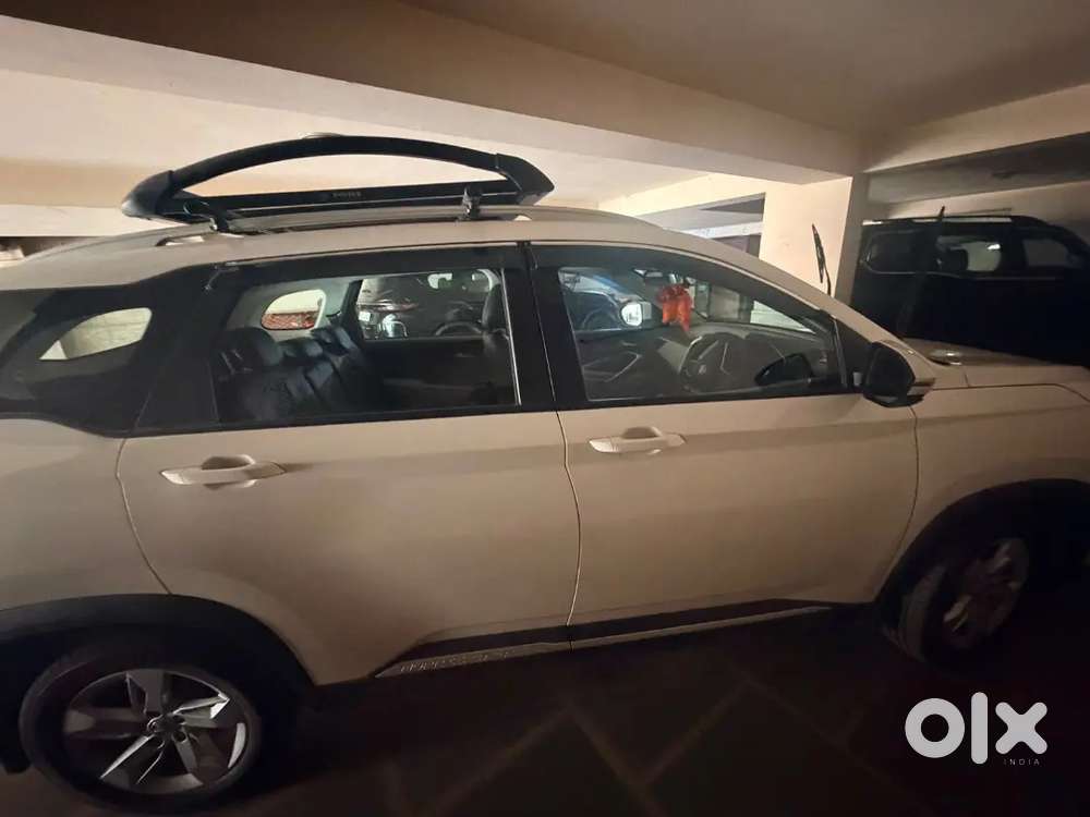 Mg Hector Plus Hybrid