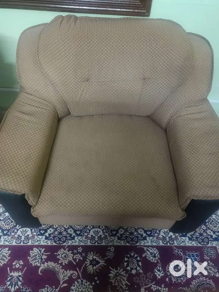 3 seater sofa set and 2 single Sofa