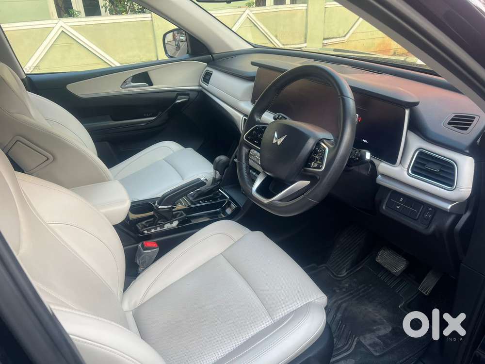 Mahindra Xuv700 2.2 Ax 7 Diesel At Str, 2022, Diesel