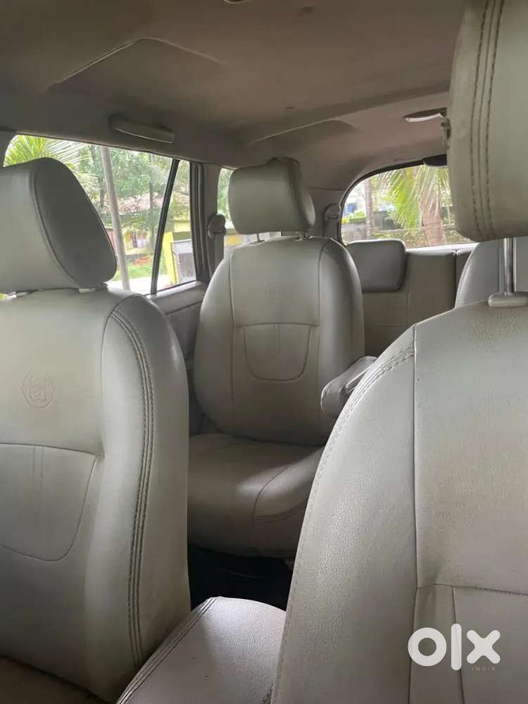Toyota Innova 2011