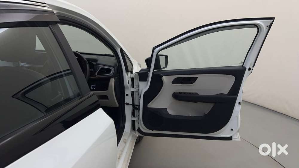 Tata Altroz 1.2 Xt, 2022, Petrol