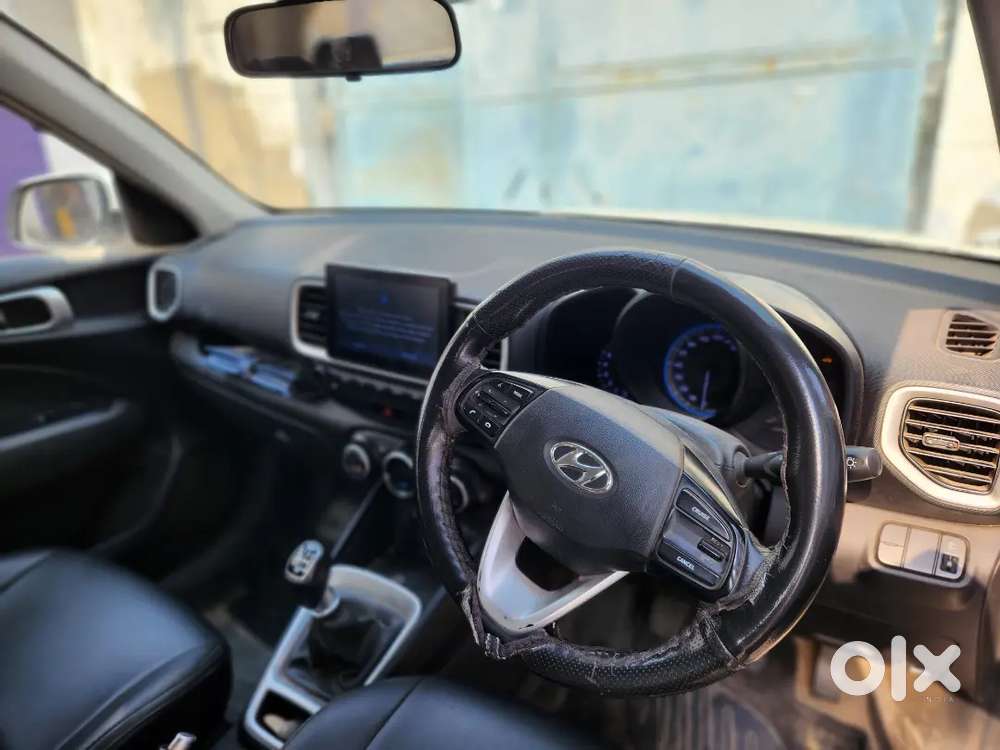 Hyundai Venue 2022 Petrol Well Maintained
