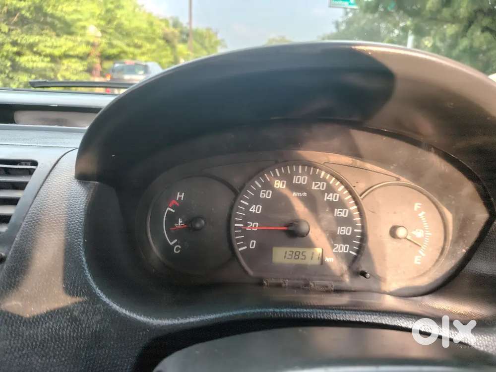 Model 2015
Single Owner 
Km 140000
Ac Working 
4 Tyre New
Lyfe Tax Cur