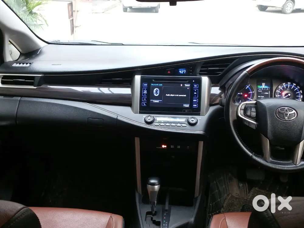 Toyota Innova Crysta 2.8 Zx Automatic Top Model