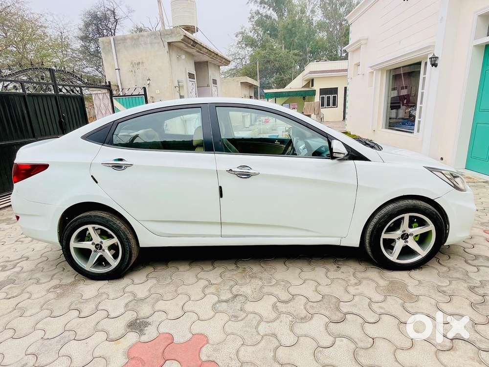 Hyundai Fluidic Verna 2012