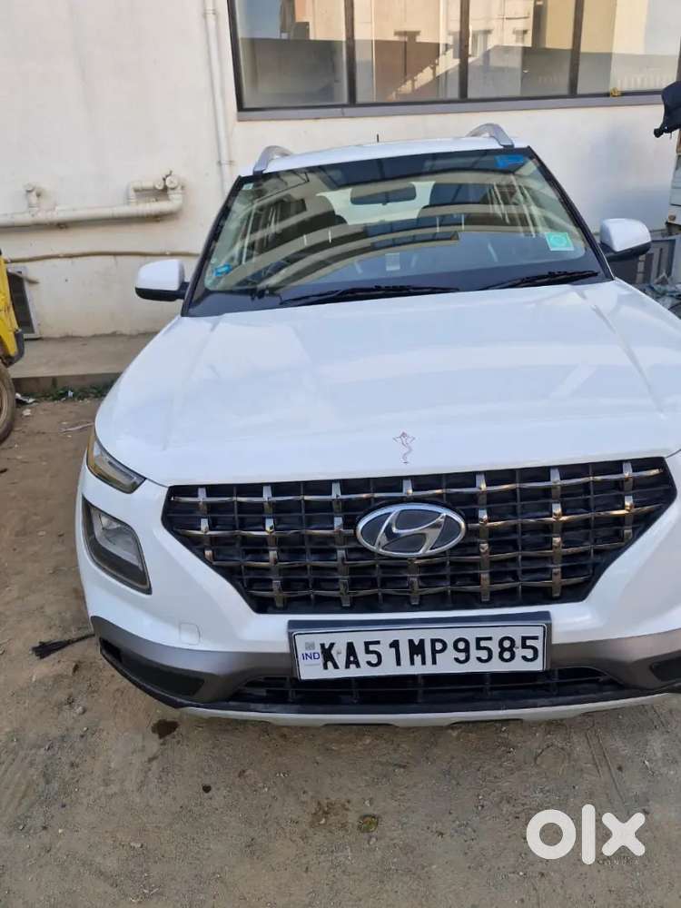 Hyundai Venue 2020 Petrol Well Maintained