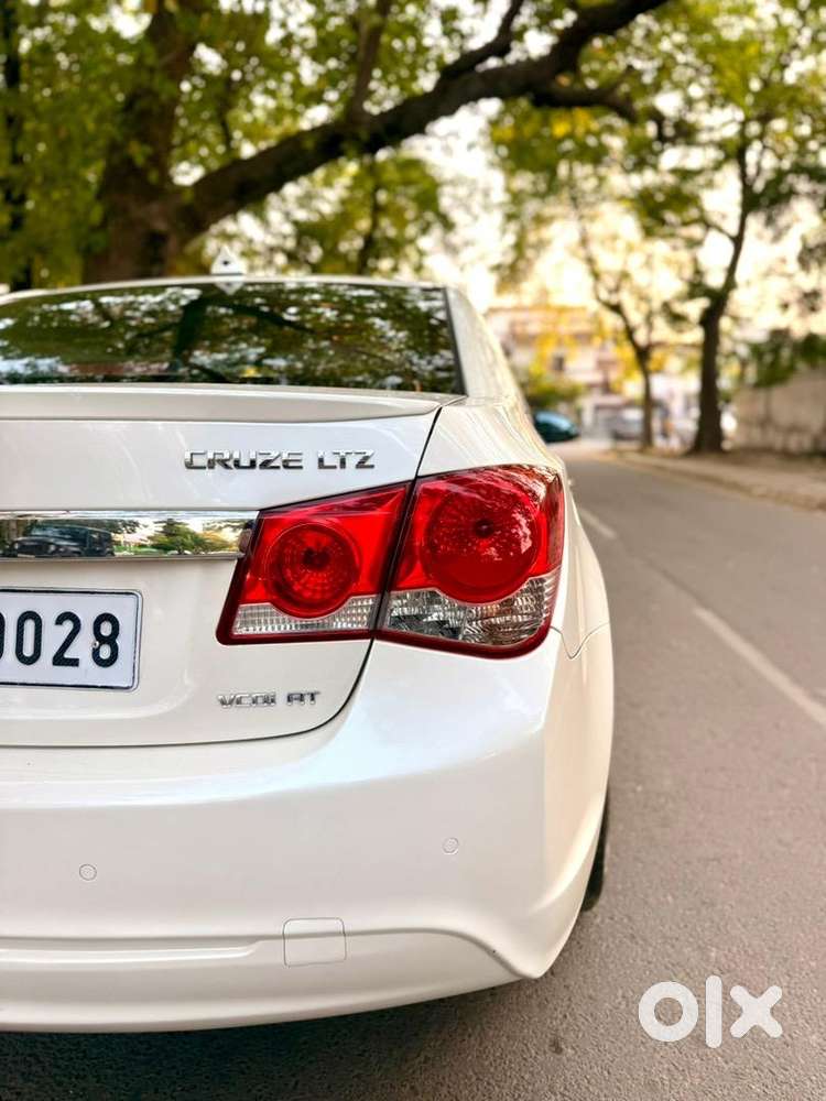 Chevrolet Cruze 2016 Ltz At 6 Speed Top End Model In Excellent Condi
