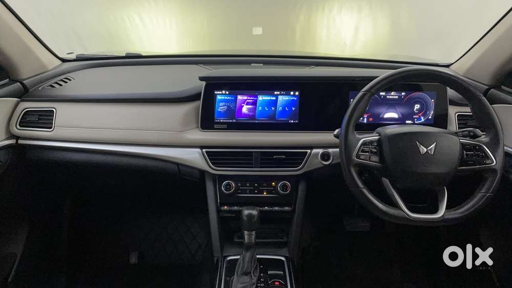 Mahindra Xuv700 2.2 Ax 7 Diesel At Luxury Pack Str, 2021, Diesel