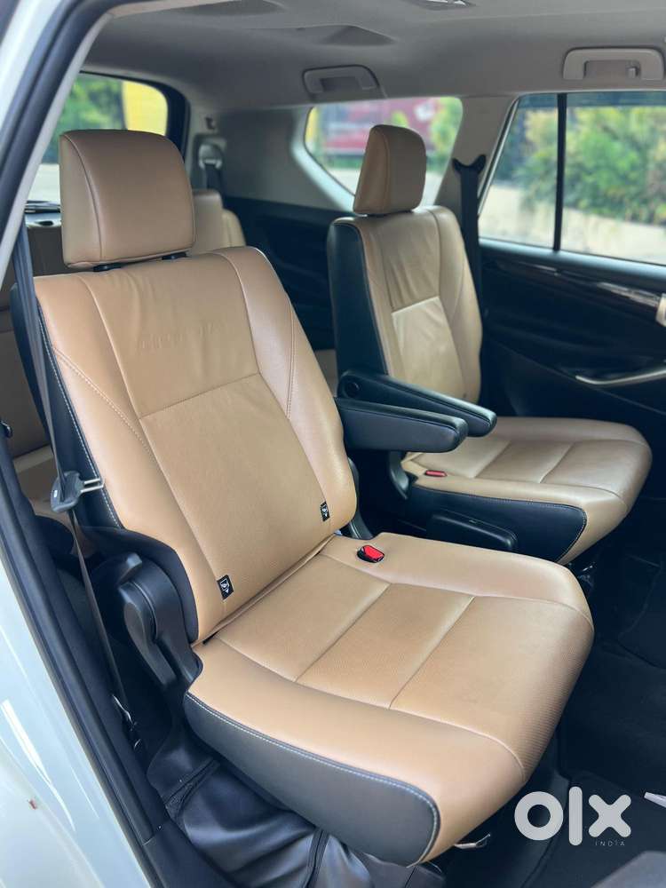 Toyota Innova Crysta [2020-ongoing] 2.4 Zx 7 Str, 2022, Diesel