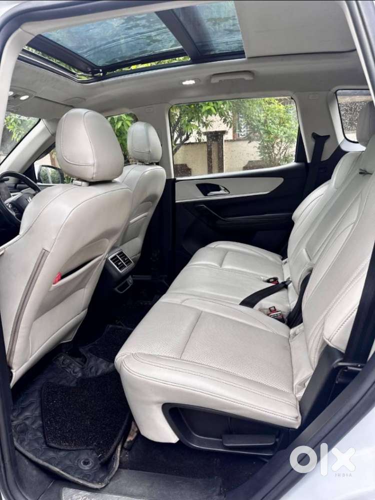 Mahindra Xuv700 2.2 Ax 7 Diesel Mt Str, 2025