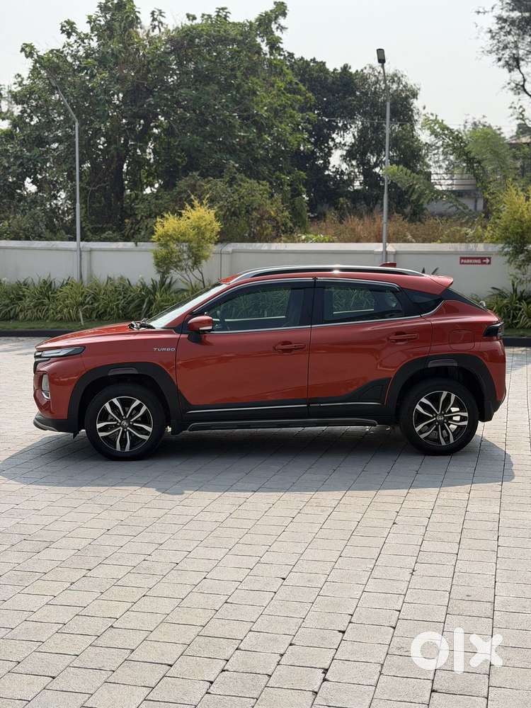 Toyota Urban Cruiser Taisor V 1.0 Petrol Mt, 2024, Petrol