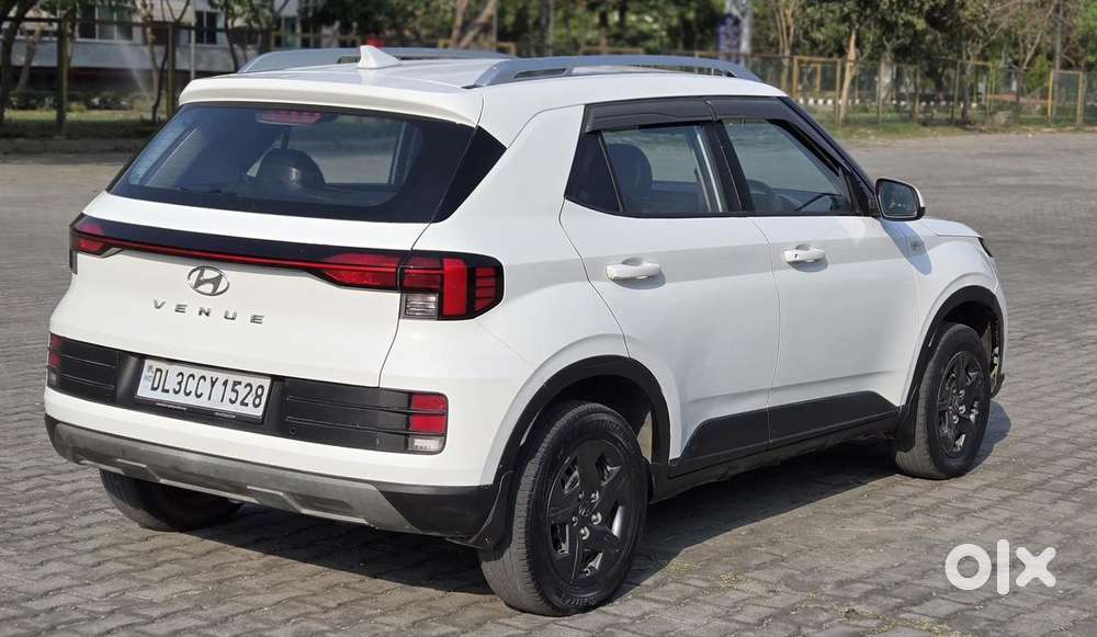 Hyundai Venue 1.2 S Plus, 2023, Petrol