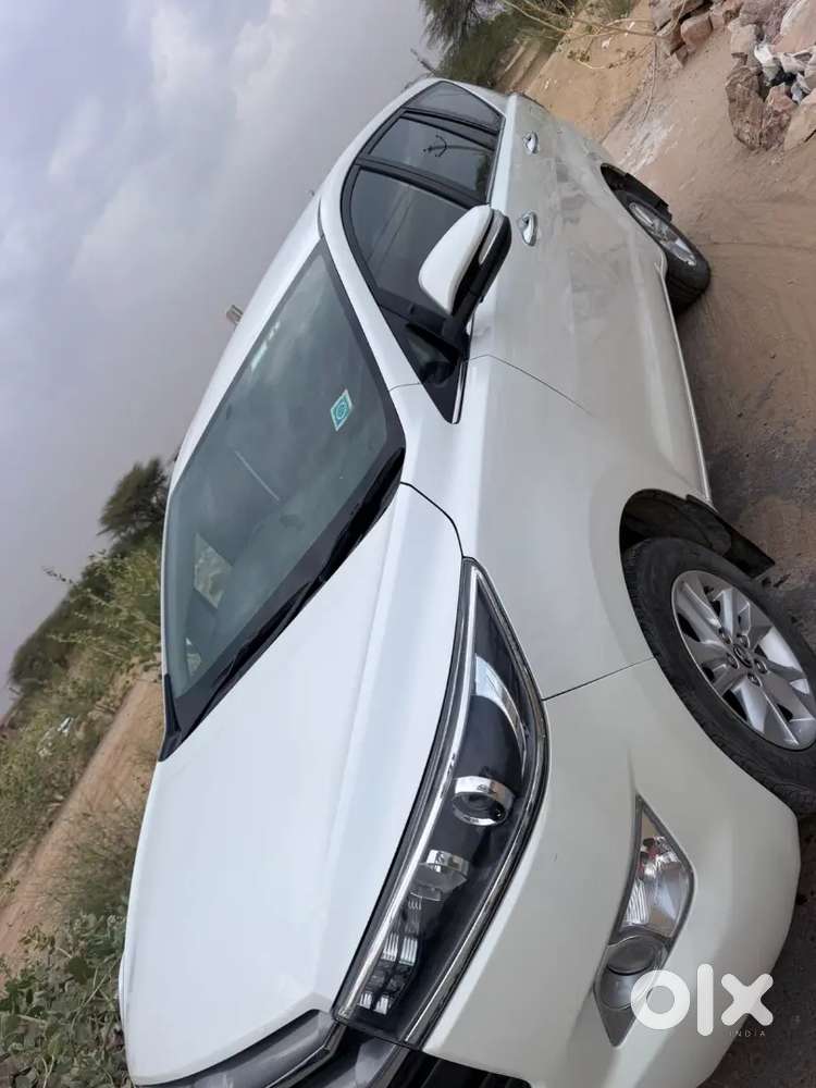 Toyota Innova Crysta 2017 Diesel 35000 Km Driven