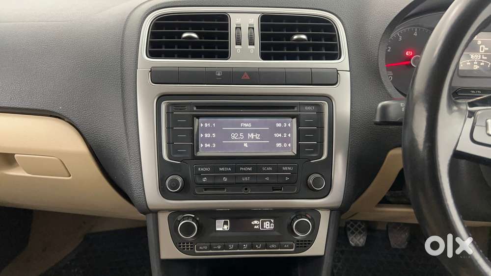 Volkswagen Polo Petrol Highline 1.2l, 2015, Petrol