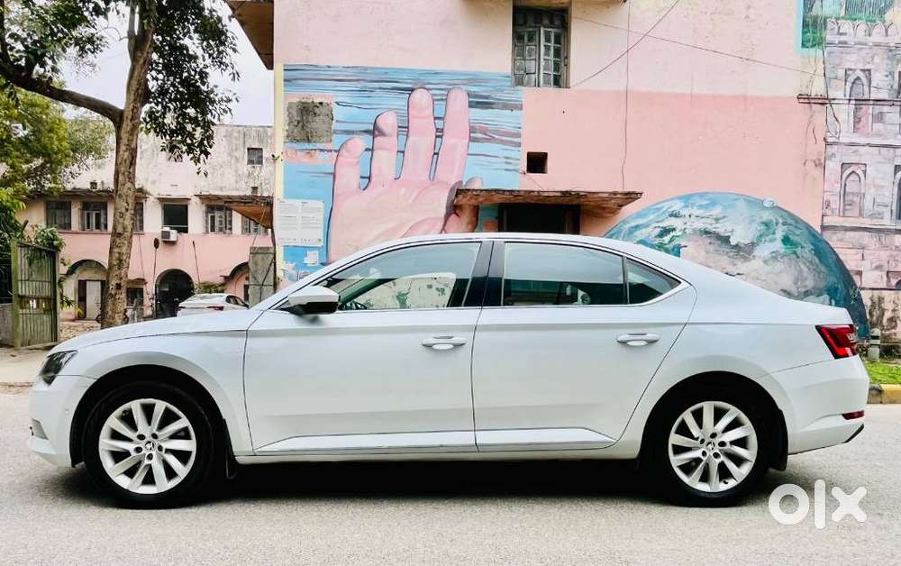 Skoda Superb L&k 2.0 Tdi At, 2019, Petrol