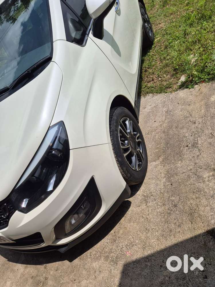 Mahindra Marazzo Diesel 2019