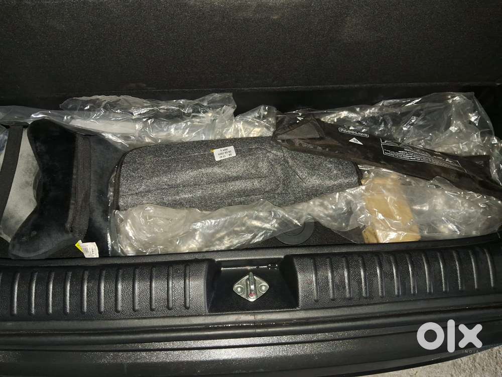 Kia Carens G 1.5 6mt Premium (o) 7-seater, 2024, Petrol