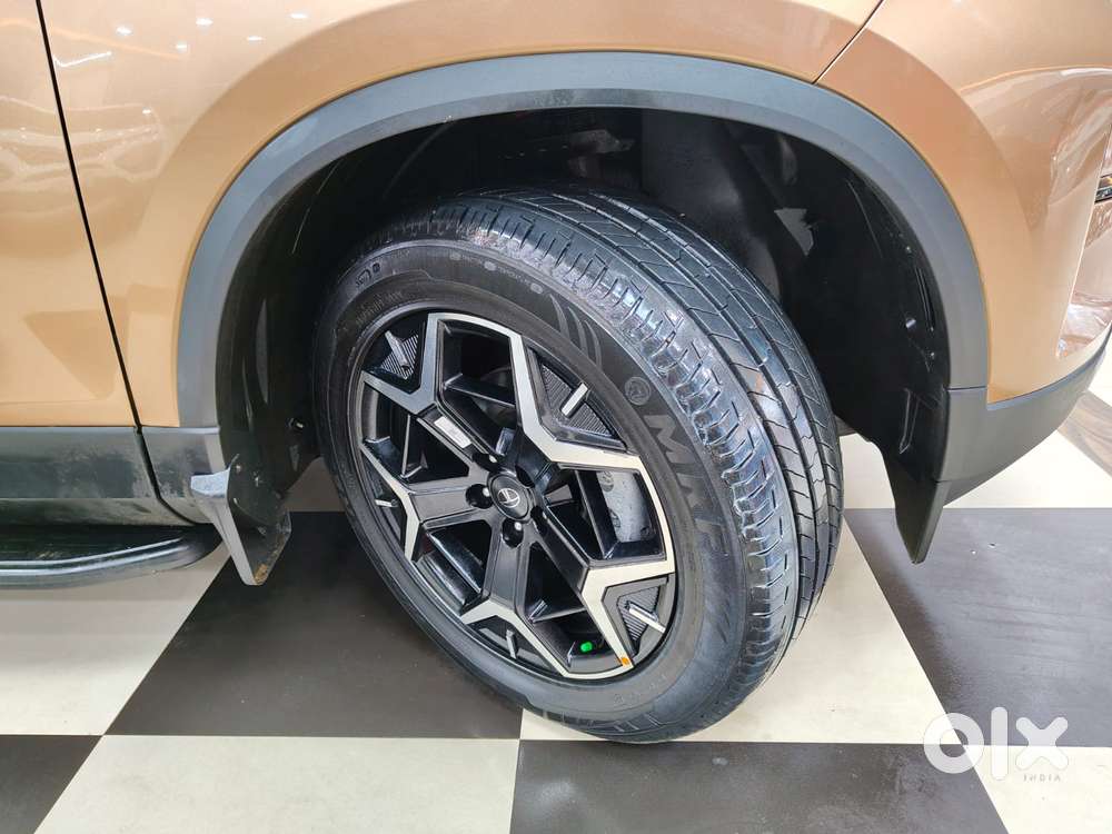 Tata Safari Accomplished Plus Dark Edition, 2024, Diesel