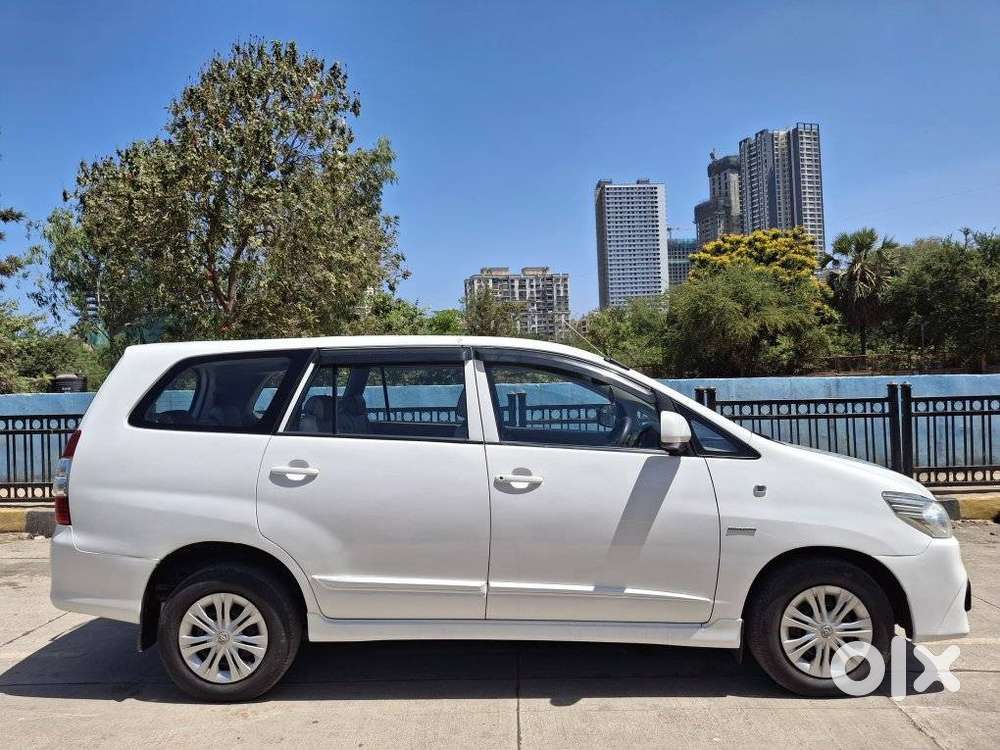 Toyota Innova 2.5 G (diesel) 8 Seater, 2015