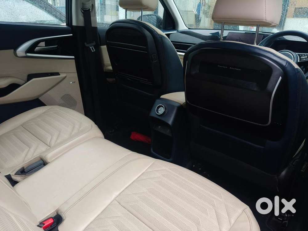 Kia Carens 2023  Luxury Plus 7 Dct Turbo Petrol 25500 Km Driven
