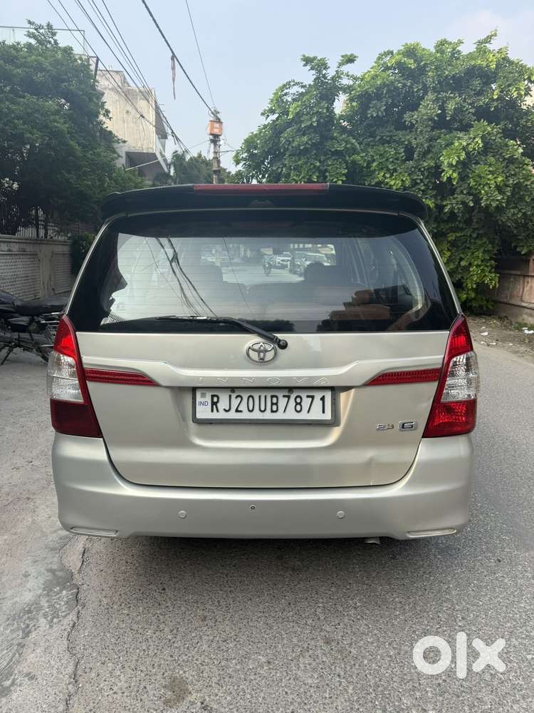 Toyota Innova 2.5 G (diesel) 8 Seater Bs Iv, 2015, Diesel