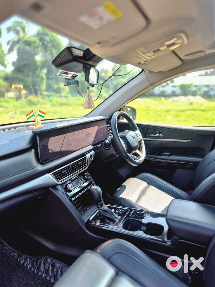 Mahindra Xuv700 Ax7l 6 Str At, 2026, Diesel