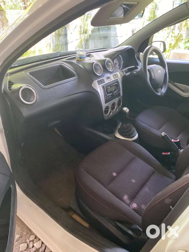 Ford Figo 2014 Petrol 60800 Km Driven