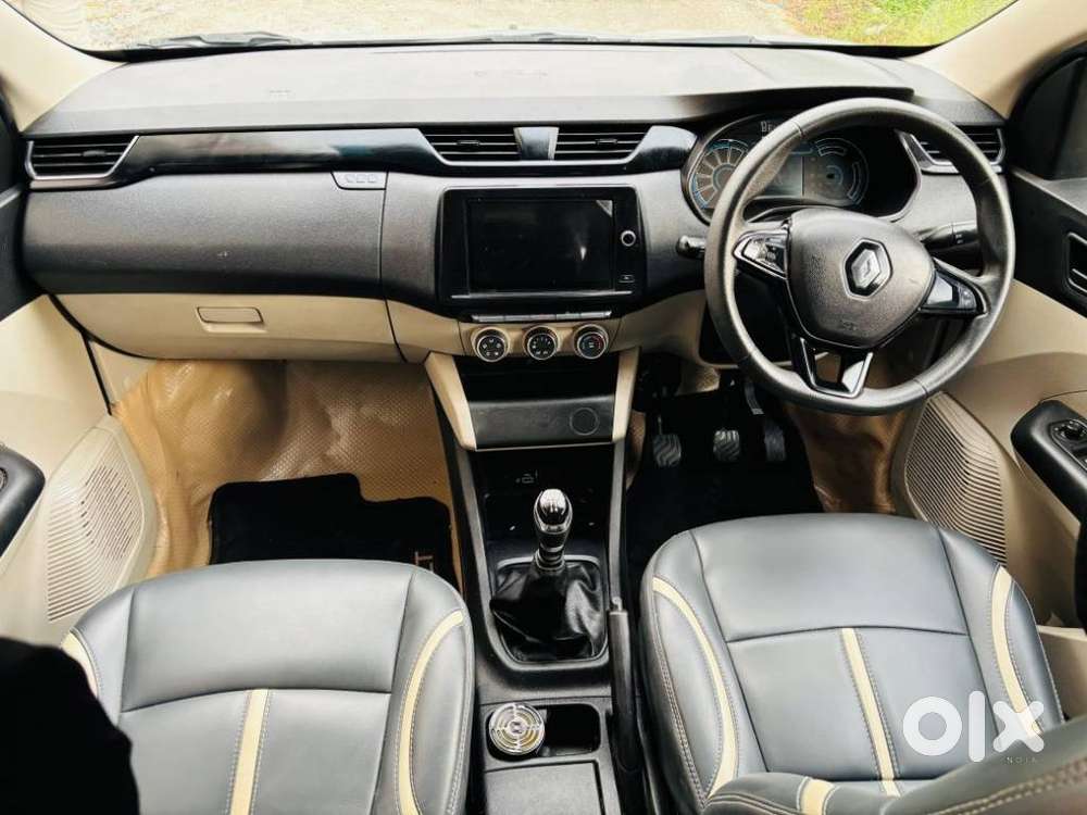 Renault Triber Rxt, 2022, Petrol