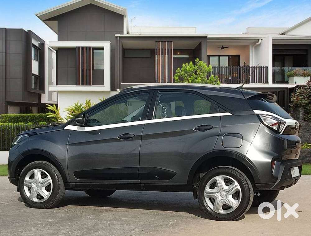 Tata Nexon 1.2 Revotron Xma Amt (s), 2023, Petrol
