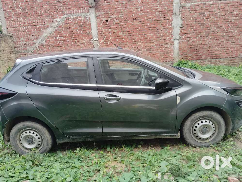 Tata Altroz 1.2 Xt 2022 Petrol Automatic