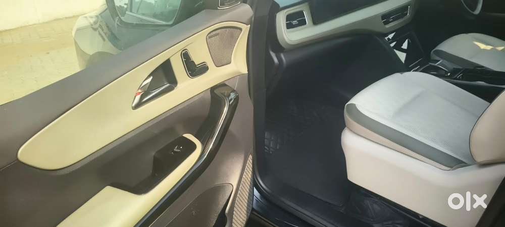 Mahindra Xev9s Others, 2026, Electric