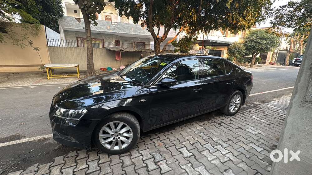 Skoda Superb 2020  2.0 Tdi L&k  Diesel  Black  Top Model
