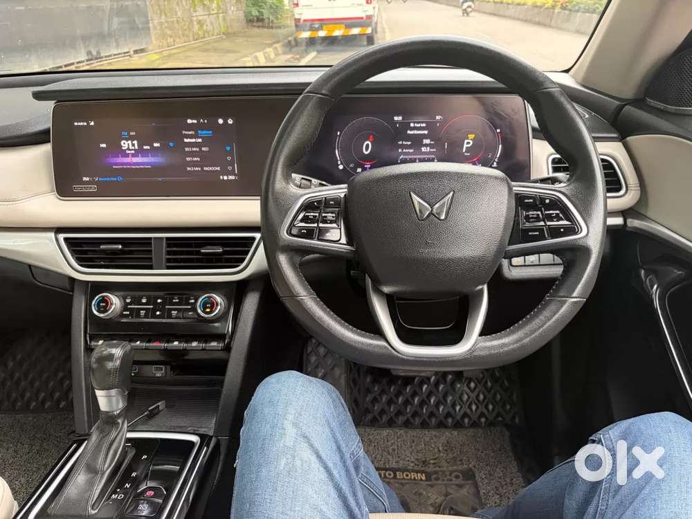 Mahindra Xuv700 2.2 Ax 7 Diesel At Luxury Pack Str, 2023, Diesel