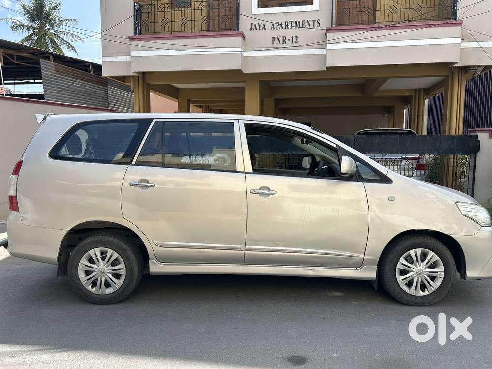 Toyota Innova 2.5 G (diesel) 7 Seater Bs Iv, 2015, Diesel