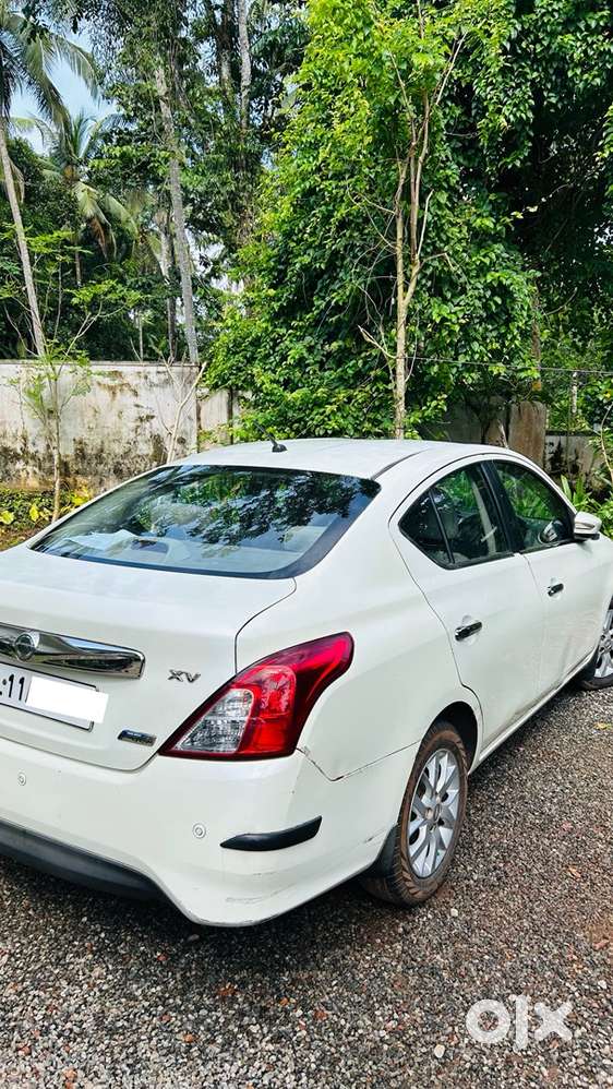 2015 Nissan Sunny Xv Premium Safety (diesel)  Single Owner  Kl-11