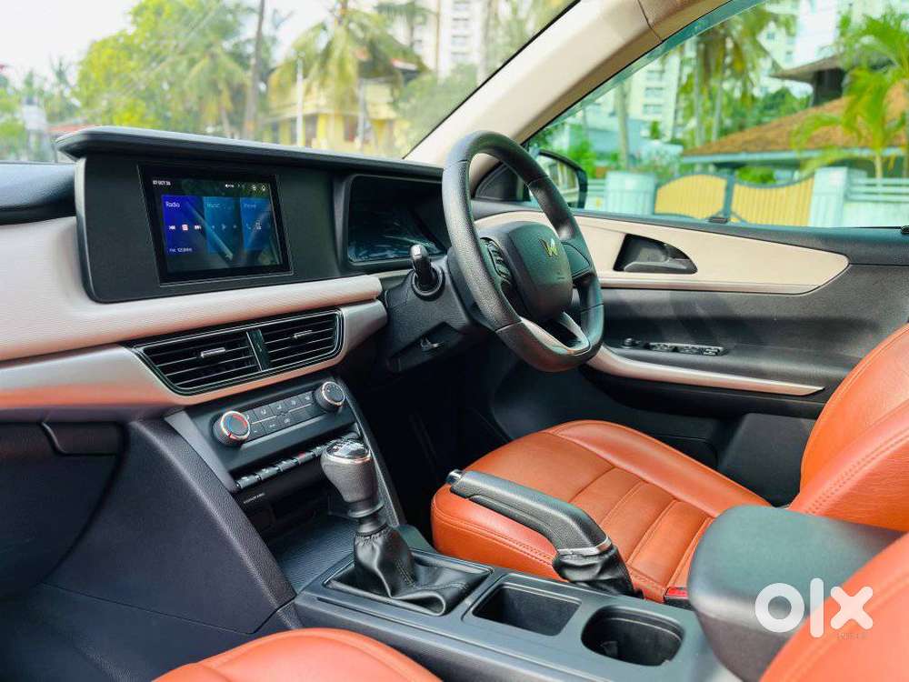 Mahindra Xuv700 2.2 Mx Diesel Mt 5 Str, 2023, Diesel