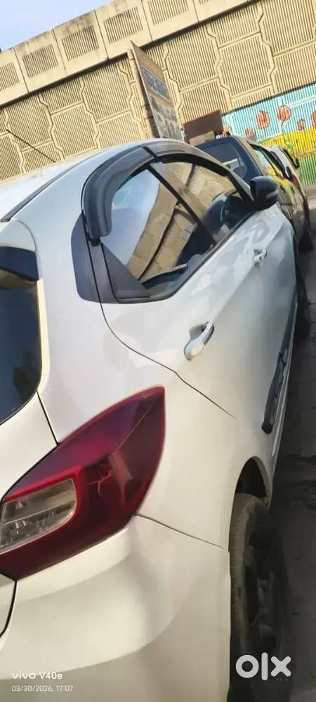 बर्रा 8 Ramgopal Chauraha Kanpur Nagar