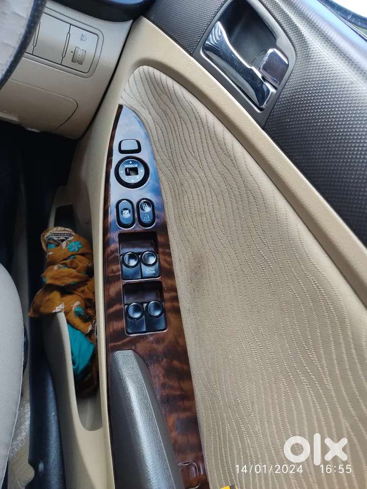 Hyundai Fluidic Verna 2012 Petrol 170000 Km Driven