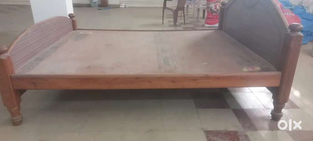 Double bed cot